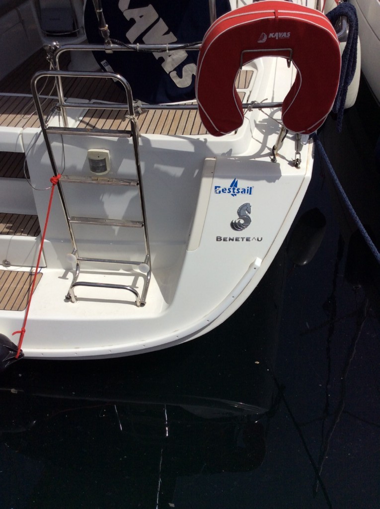 02 horseshoe lifebuoys