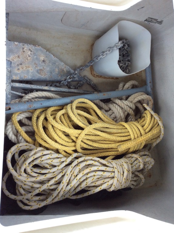 04 ashortment ropes spare anchor