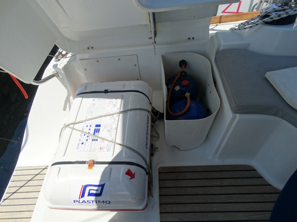 08 liferaft