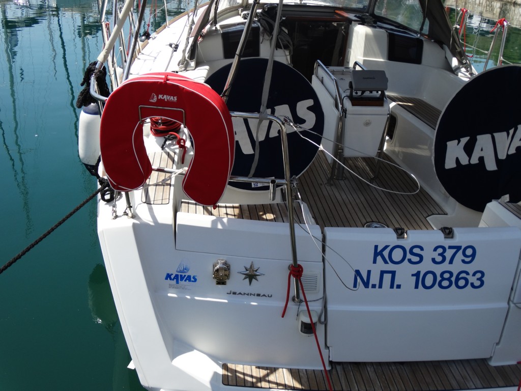05 horseshoe lifebuoys