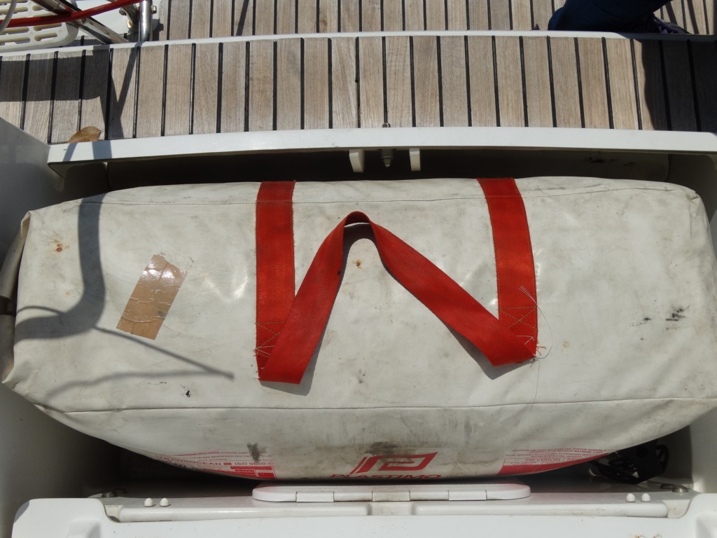 09 liferaft