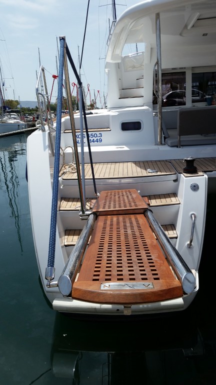 Hydraulic gangway