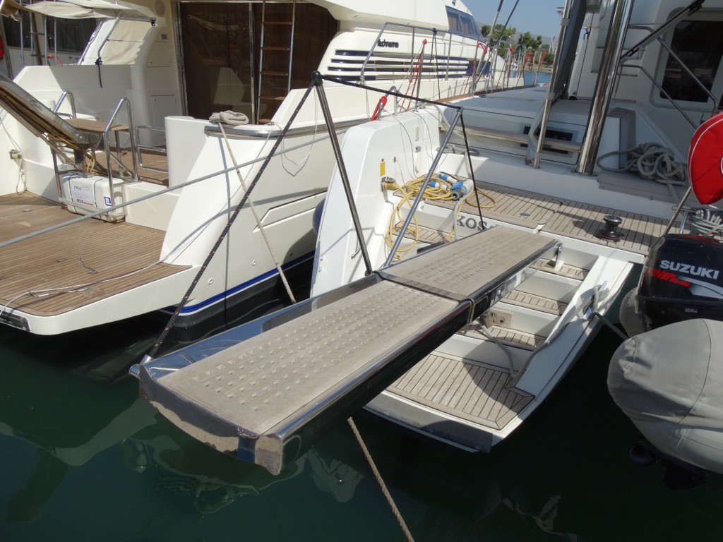 04 hydraulic gangway