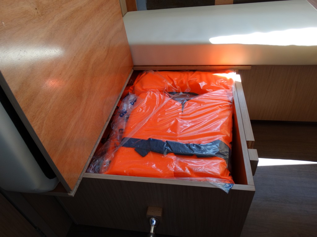 10 lifejackets