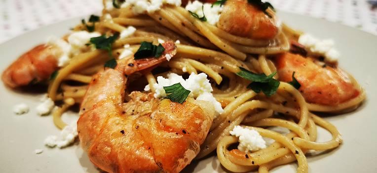 Greek-style shrimp spaghetti